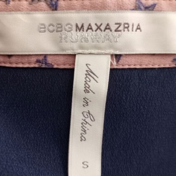 BCBGMaxAzria Pink Star Print Silk Blouse with Navy Accents Sz.S EUC. - Picture 7 of 8